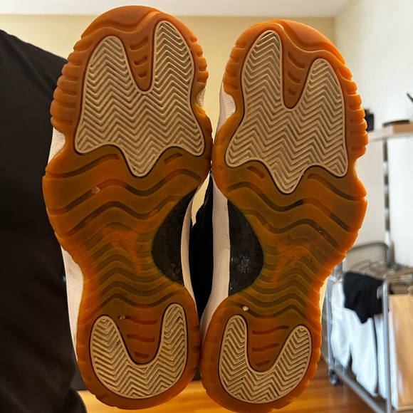 Air Jordan 11 Retro Low - Picture 7 of 7
